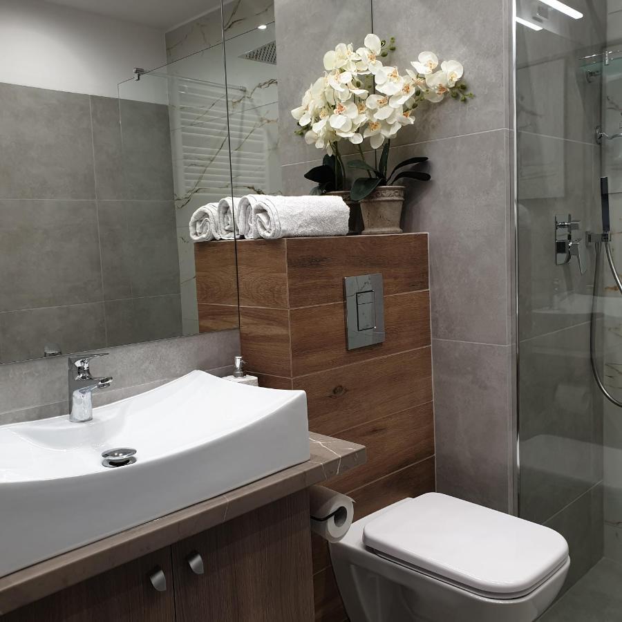 Q Apart Silver -Klimatyzowane Studio Przy Manufakturze Z Garazem Gratis, Fv Lodz (Lodz) Luaran gambar